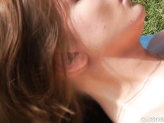 Привёл сисястую молодую подругу на берег реки и отымел в бритую писю