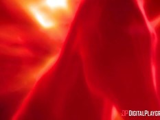 Лысый снял с мулатки кружевные трусики и отъебал на столе в пизду