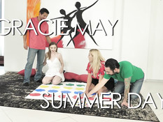 Две сексуальные молодые пары очень хорошо потрахались на свинг пати