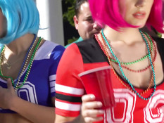 На роскошной тропической вилле занимаются сексом три молодые пары