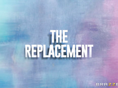 Страстная чернокожая мамочка с большой грудью ебётся с белым мужиком