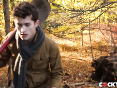 Белый парень познакомился с чёрным геем и дал отпердолить себя в зад