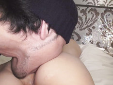 Японская девушка бреет волосатую письку и ебётся с парнем на кастинге