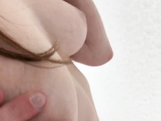 Он снял кружевные трусики с русской подруги и отодрал в бритую пизду