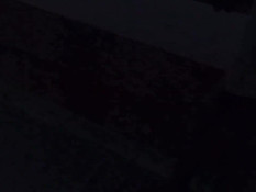 Бесстыжая русская соска делает парню минет прямо в общественном парке