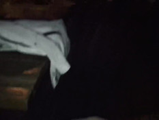 Бесстыжая русская соска делает парню минет прямо в общественном парке