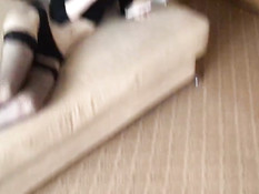 Соблазнительная русская тёлка с розовыми волосами жадно сосала член