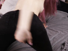 Горячая русская красотка сделала себе двойное проникновение фаллосом