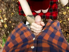 Пошёл по тропинке за рыжей русской бесстыдницей и отодрал её в лесу