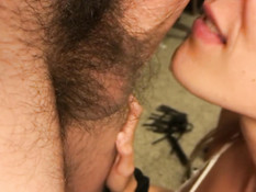 Блондинка сделала парню глубокий минет и оттрахала в позе наездницы