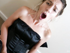 Сборник оргазмов блондиночки во время мастурбации и секса с парнем