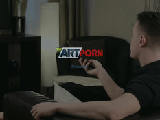 Угостил вином грудастую русскую девчонку и отодрал в пизду на диване