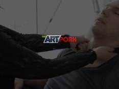 Татуированная русская девушка в чёрном боди дала отыметь себя в анал