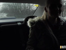 Он подвёз светловолосую чешскую тёлочку до леса и отодрал на обочине