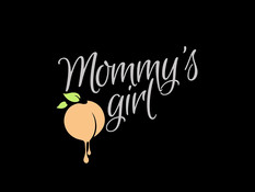 Зрелая светловолосая лесбиянка занимается любовью с молодой подругой