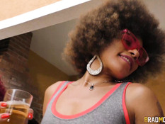 Четыре знойные бразильянки занимаются групповым сексом с мужчинами