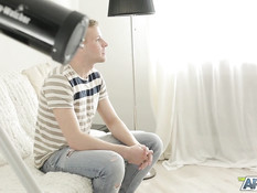 Отодрал в киску и анус кудрявую русскую блондиночку с большой грудью