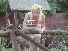 Мечтательные русские красотки ласкали друг дружку и ебались с парнем