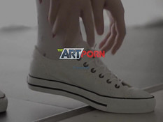 Массажист снял трусики с русской шатенки и отымел её в мокрую киску