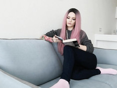 Отодрал гламурную русскую красотку и забрызгал спермой бритую письку