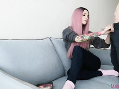 Отодрал гламурную русскую красотку и забрызгал спермой бритую письку