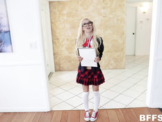 Три страстные молодые студентки развели на секс своего преподавателя