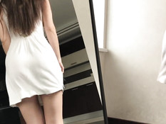 Сисястая русская девка с каштановыми волосами насаживается на фаллос