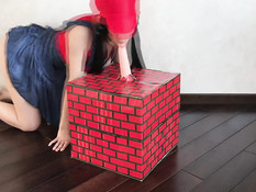 Задорная русская брюнетка с хвостиками трахает себя длинным фаллосом