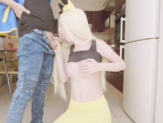 Молодую сисястую русскую косплеершу в костюме покемона отымели в очко