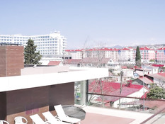 Красивая русская девка отымела парня в позе сверху и высосала сперму