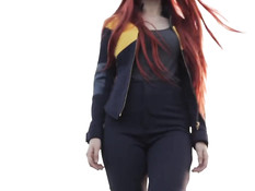 Рыжеволосая русская косплеерша насаживается киской на фаллоимитатор