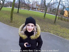 Грудастая русская тёлка высосала у пикапера сперму в городском парке