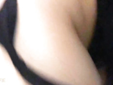 Смазливая русская блондинка с большой грудью ебётся с парнем в душе