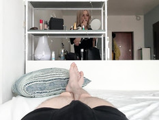 Сисястая россиянка отымела парня в позе наездницы и выдрочила сперму