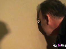 Две испанские дамы занимаются свинг сексом во время эротического шоу