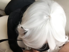 Ласковая русская косплеерша в костюме кошки высосала сперму из члена