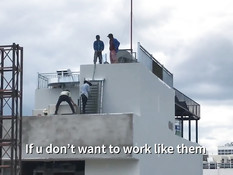 Очкастая русская шатенка с большой грудью подрочила ногами и сиськами