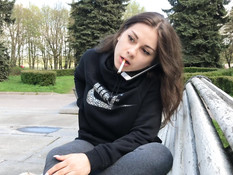 Рассерженный парень заставил русскую девушку отсасывать член в парке