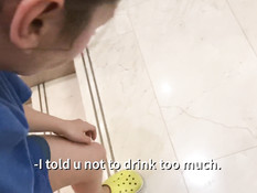 Неверный муж напоил русскую жену и отодрал в номере сиськастую девку