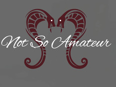 Сиськастая молодая шатенка с пирсингом насаживается на пенис парня