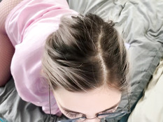 Отымел и полил спермой грудастую русскую девку в сетчатых колготках