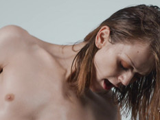 Небритый доктор в очках на койке отпердолил худого транса в задницу