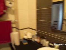 Паренёк оттрахал в душе и залил спермой грудастую русскую блондинку