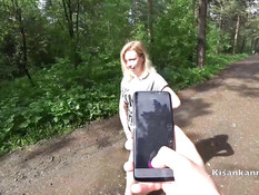 Парень привёл в лес сисястую русскую блондиночку и отымел её в киску