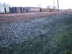 Отодрал русскую девчонку возле железной дороги и обкончал её трусики