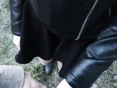 Отодрал русскую девчонку возле железной дороги и обкончал её трусики