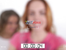 Он отымел двух игривых русских подружек и забрызгал их языки спермой