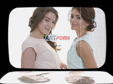 После фотосессии он отымел и забрызгал спермой двух русских красоток