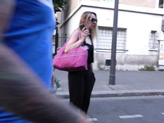 Зрелая француженка отпердолена во все дыры во время ганг банг оргии