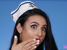 Две молодые сисястые лесбиянки в сетчатых колготках трутся клиторами